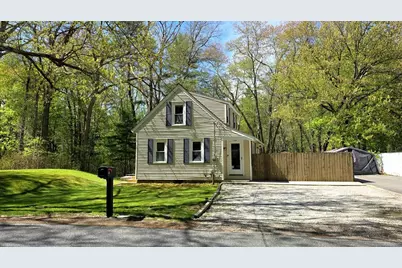 28 Cross Rd, Uxbridge, MA 01569 - Photo 1