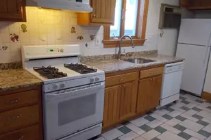 92 Lowell St, Waltham, MA 02453 - Photo 1