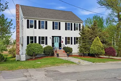 42 Duck Ln, Hull, MA 02045 - Photo 1