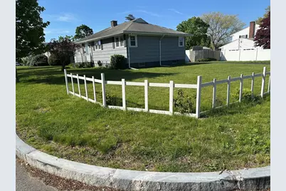 11 Westview, New Bedford, MA 02740 - Photo 1