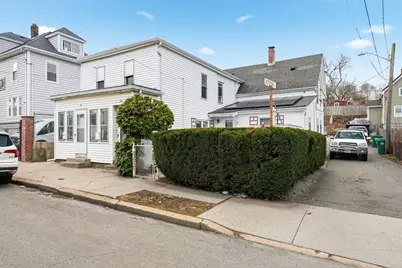 120-124 Sheridan St #1, Lynn, MA 01902 - Photo 1