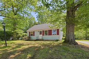 5 Robin Hood Dr, Seekonk, MA 02771 - Photo 1
