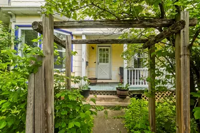 146 Beech St., Holyoke, MA 01040 - Photo 1