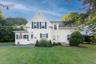 19 Prospect St, Kingston, MA 02364 - Photo 1