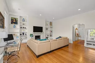 133 Marlborough St, Boston, MA 02116 - Photo 1