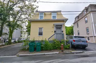10 Essex Ct, Lynn, MA 01902 - Photo 1