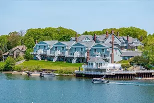 4 Eastern Point Dr, Shrewsbury, MA 01545 - Photo 1