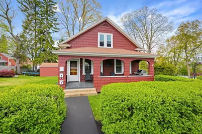 8 Elton St, Worcester, MA 01604 - Photo 1