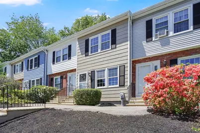 30 Mountainshire Dr #30, Worcester, MA 01606 - Photo 1