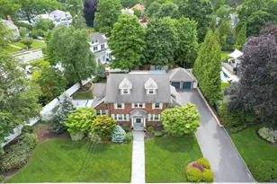 78 Bacon St, Winchester, MA 01890 - Photo 1