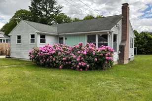 18 Pulaski St, Uxbridge, MA 01569 - Photo 1