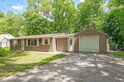 192 Reservoir St, Holden, MA 01520 - Photo 1