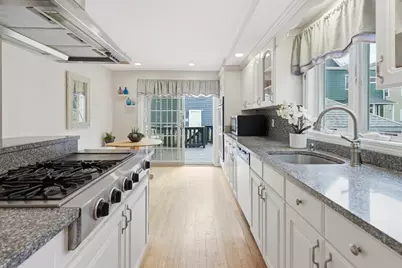 20 Raymond St, Everett, MA 02149 - Photo 1