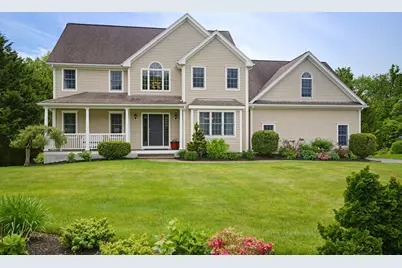 52 Kensington Ct, Swansea, MA 02777 - Photo 1