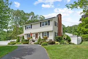 27 Linwood Dr, Wilbraham, MA 01095 - Photo 1