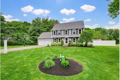 22 Diane Dr, Medway, MA 02053 - Photo 1