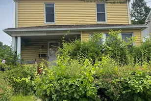 220 South St, Holyoke, MA 01040 - Photo 1