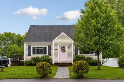 563 Pine St, Weymouth, MA 02190 - Photo 1