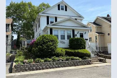 8 Lincoln Ct, Saugus, MA 01906 - Photo 1