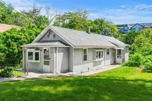 25 Wonderland Ave, Saugus, MA 01906 - Photo 1