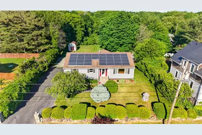 133 Sycamore St, Fairhaven, MA 02719 - Photo 1