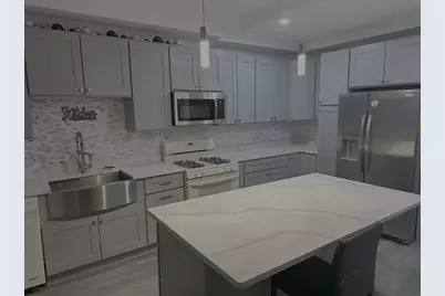 127 Hawthorn St #3, New Bedford, MA 02740 - Photo 1