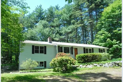40 Shattuck St, Pepperell, MA 01463 - Photo 1