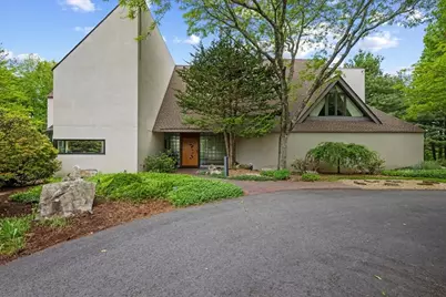 45 Hickory Dr, Worcester, MA 01609 - Photo 1