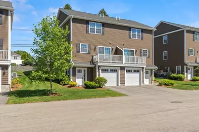4 Fairview St #8, Chelmsford, MA 01863 - Photo 1
