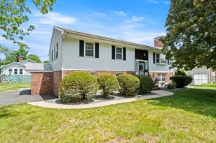 8 Main St, Wilmington, MA 01887 - Photo 1