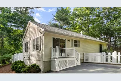 4 Circle St, Middleton, MA 01949 - Photo 1