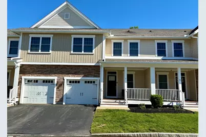100 Baldwin Avenue #7, Woburn, MA 01801 - Photo 1