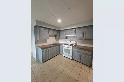 487 Fourth Street #2R, Fall River, MA 02721 - Photo 1