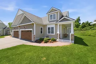 23 Foxhill Ln, Dracut, MA 01826 - Photo 1