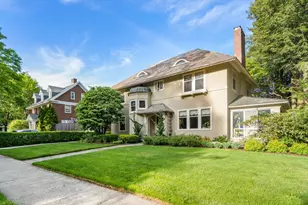 22 Whitman Rd, Worcester, MA 01609 - Photo 1