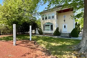 370 Taunton Ave, Seekonk, MA 02771 - Photo 1
