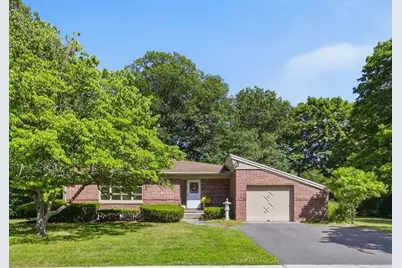 31 Lowell Ave, Westfield, MA 01085 - Photo 1