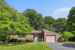31 Lowell Ave, Westfield, MA 01085 - Photo 1