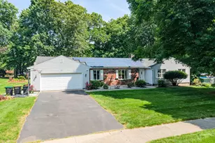 52 Wellesley Dr, Longmeadow, MA 01106 - Photo 1
