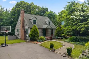 33 Spruce St, Shrewsbury, MA 01545 - Photo 1