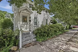 346 Oak St, Clinton, MA 01510 - Photo 1