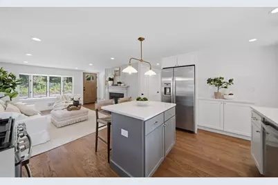 26 Heather St, Beverly, MA 01915 - Photo 1