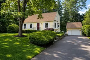 32 Crestview Dr, Holden, MA 01520 - Photo 1
