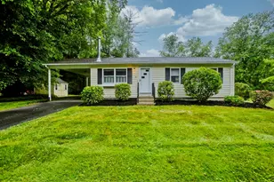 36 Brookwood Dr, Northampton, MA 01062 - Photo 1