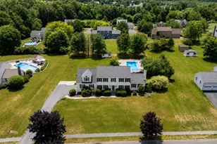 132 Tipperary Dr, Northbridge, MA 01588 - Photo 1