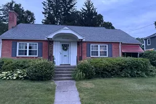 117 Hopkins Pl, Longmeadow, MA 01106 - Photo 1