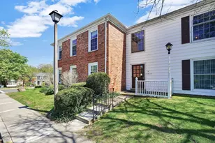 39 Yorktown Dr, Springfield, MA 01108 - Photo 1