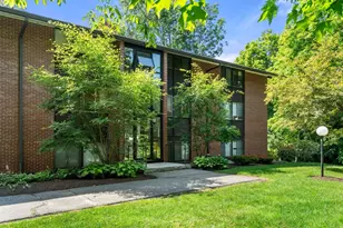7 Longwood Dr, Andover, MA 01810 - Photo 1