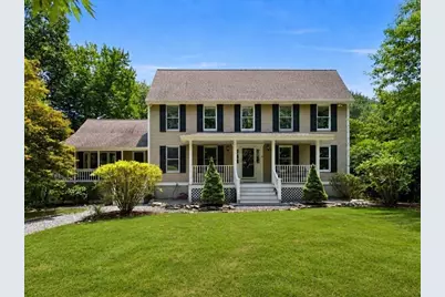 15 Hillcrest Dr, Tyngsborough, MA 01879 - Photo 1