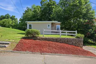 5 1st Ave, Ware, MA 01082 - Photo 1